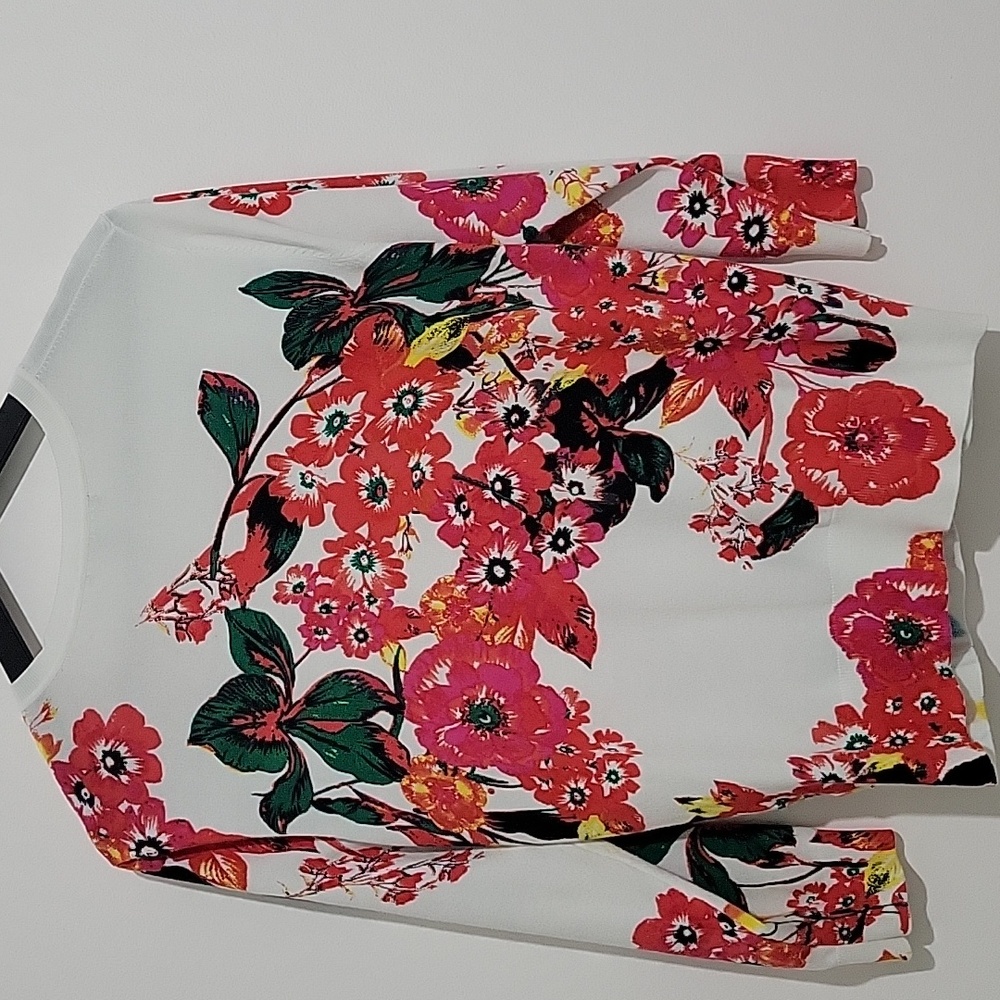 CABLE & GAUGE WOMEN'S FLORAL BUTTON DOWN SWEATER CARDIGAN - Picture 6 of 7
